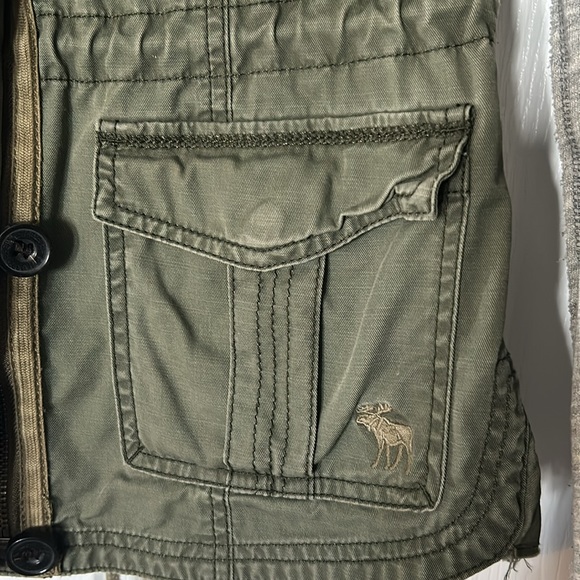 Abercrombie & Fitch Army green drawstring hooded jacket with grey knit sleeves - Picture 5 of 7